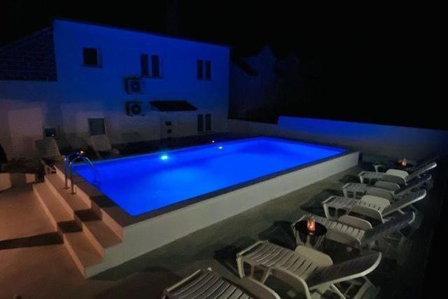 Sea-Views Brazza Apartments With Private Pool Milna  Εξωτερικό φωτογραφία