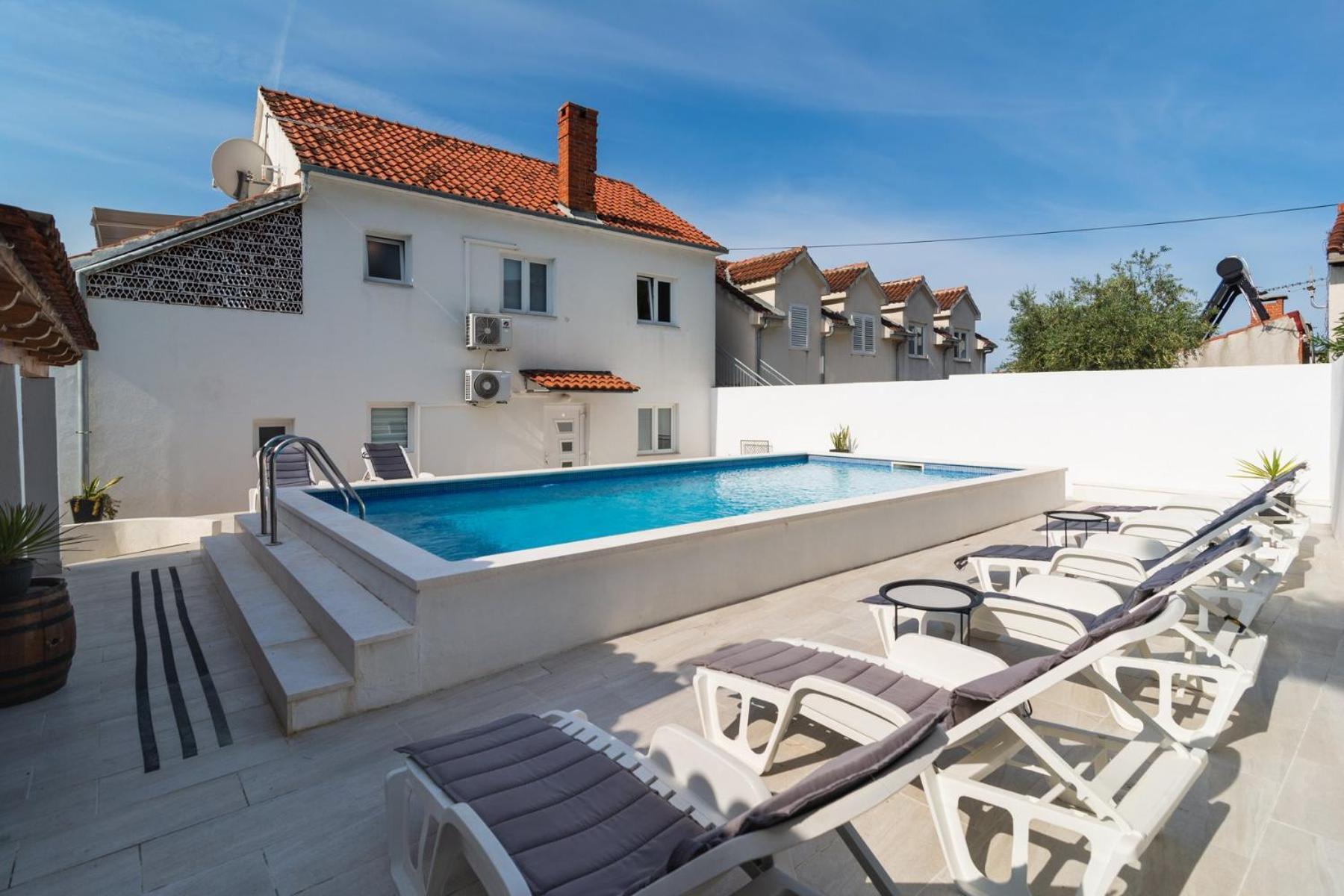 Sea-Views Brazza Apartments With Private Pool Milna  Εξωτερικό φωτογραφία