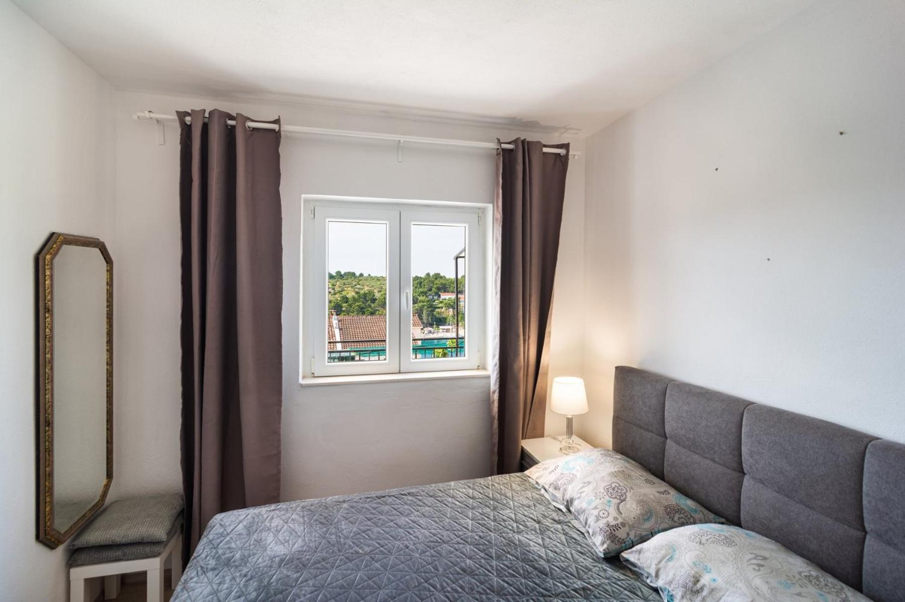 Sea-Views Brazza Apartments With Private Pool Milna  Εξωτερικό φωτογραφία