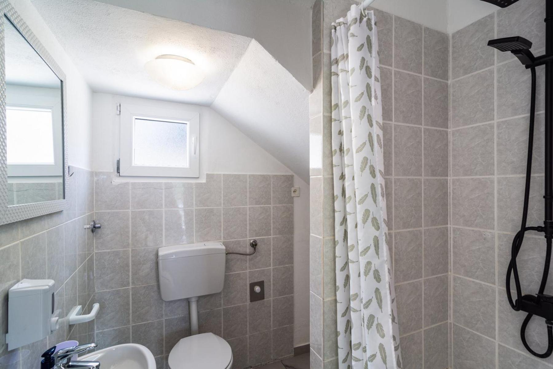 Sea-Views Brazza Apartments With Private Pool Milna  Εξωτερικό φωτογραφία